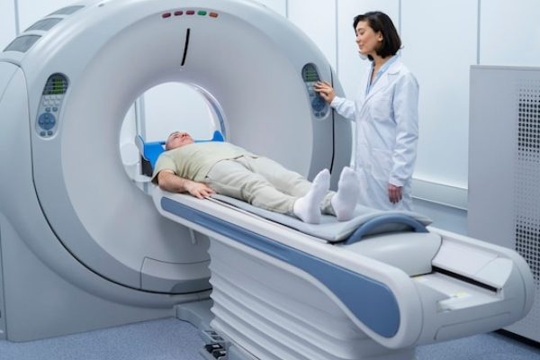 doctor-getting-patient-ready-for-ct-scan-1200x900